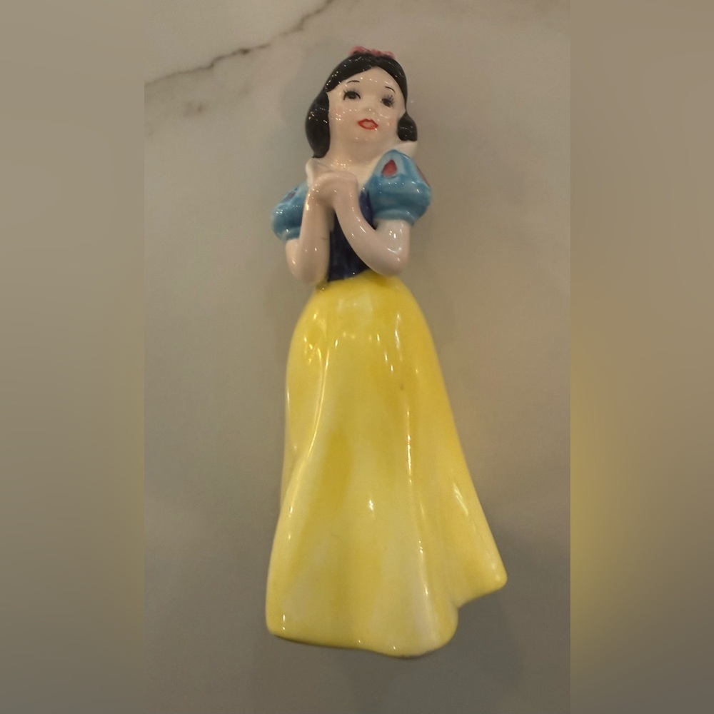 Small cute and sweet Snow White Ceramic Figurine